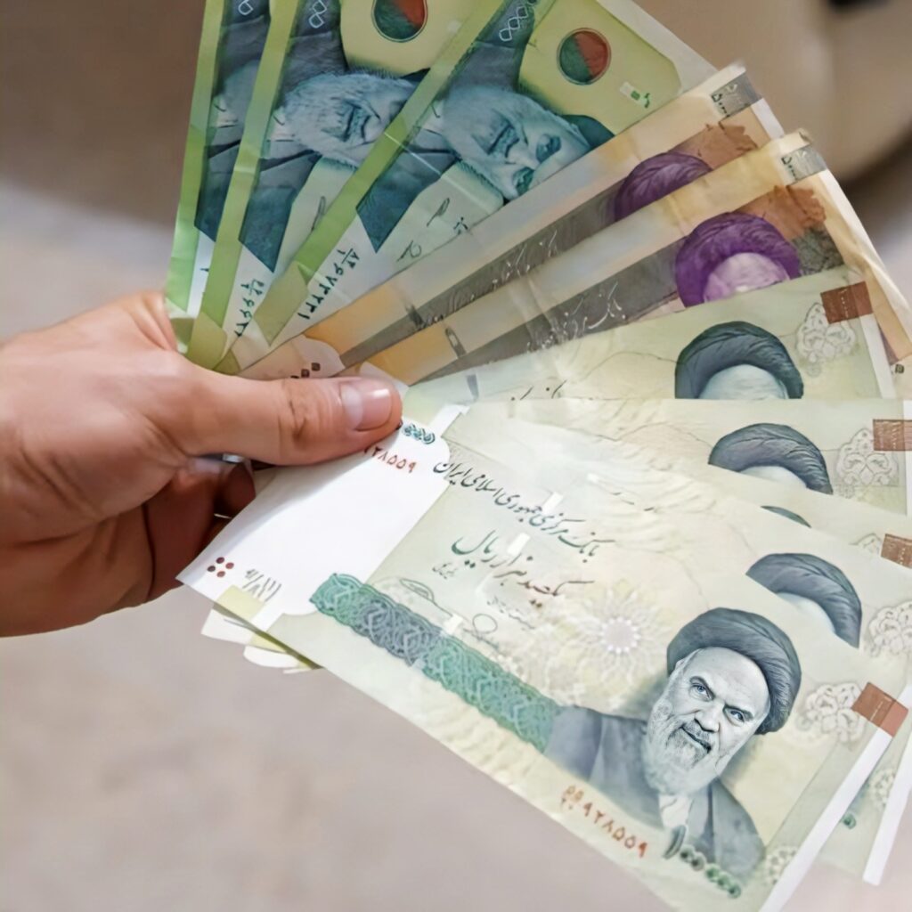 ریال ایرانی زیر فشار تورم شدید خفه میشود