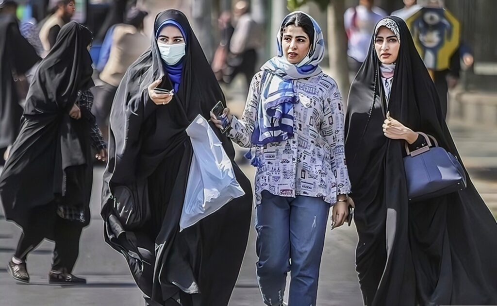 اتاق وضعیت عفاف و حجاب؛ تندروها شکاف مردم و حکومت را عمیق می‌کنند