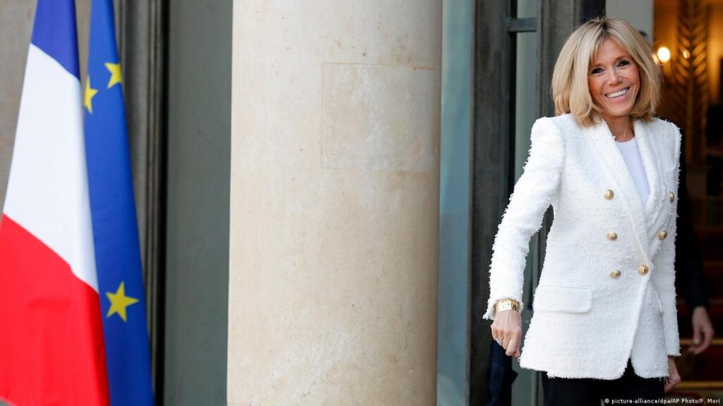 بریژیت مکرون با رقص و دیجیبازی