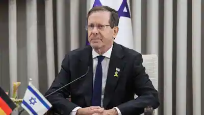 مشروعیت جنگ با ایران