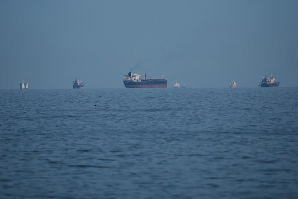 محاصره دریایی آمریکا.. عبور کشتی‌ها از هرمز زیر سؤال رفت